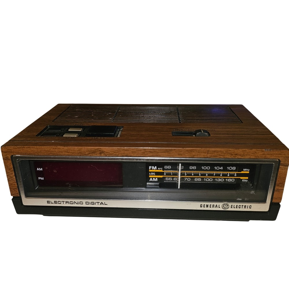 Vintage General Electric AM/FM Digital Clock Radio Walnut Grain 7-4640D analog